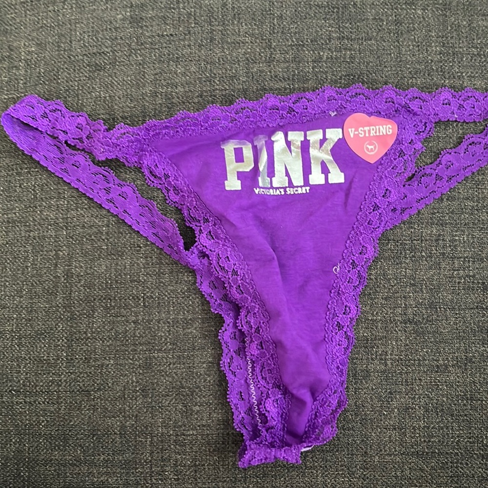 Pink Victoria’s Secret V string (S)